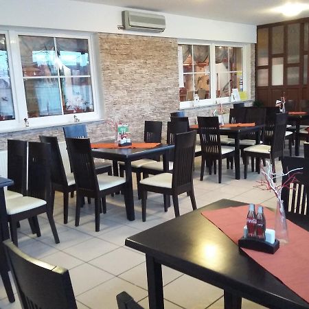 Gostilna Marta Hotel Oslusevci ภายนอก รูปภาพ